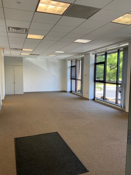 More Photos Of 643 Route 211E, Middletown Storefront Retail Office For Lease