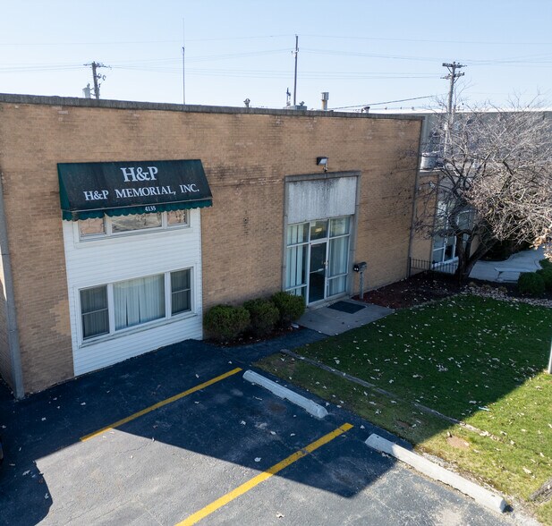 More Photos Of 4135 W 123rd St, Alsip Warehouse For Lease