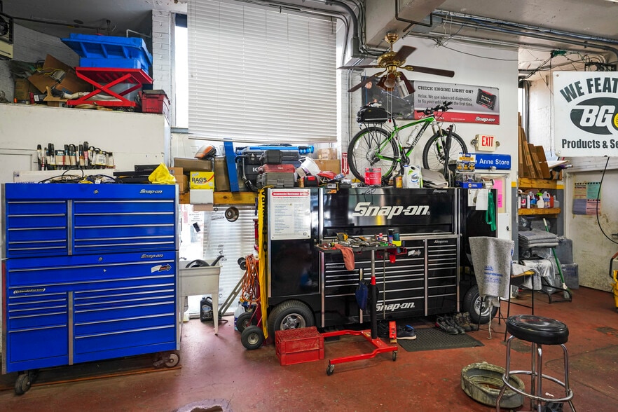 More Photos Of 11410 N Shore Dr, Reston Service Station For Sale