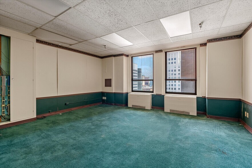 More Photos Of 509 Marshall St, Shreveport Office For Sale
