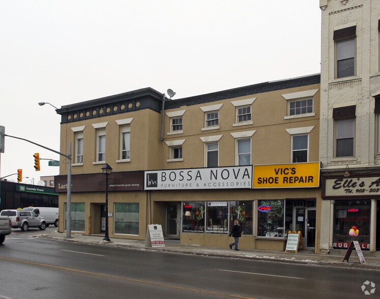 More Photos Of 15243 Yonge St, Aurora Storefront Retail Office For Lease