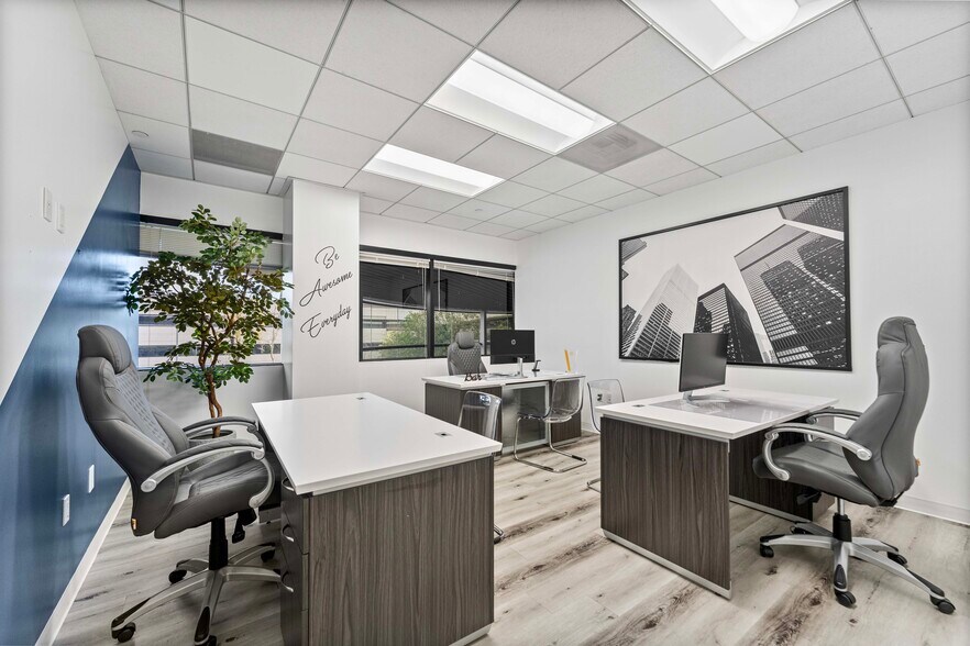 More Photos Of 21900 Burbank, Woodland Hills Office For Lease