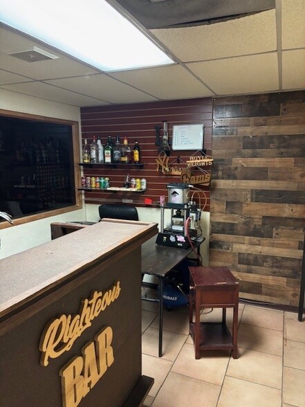 More Photos Of 3646 Fruitland Ave, Maywood Industrial For Sale