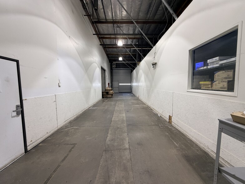 More Photos Of 3975 Landmark St, Culver City Warehouse For Lease