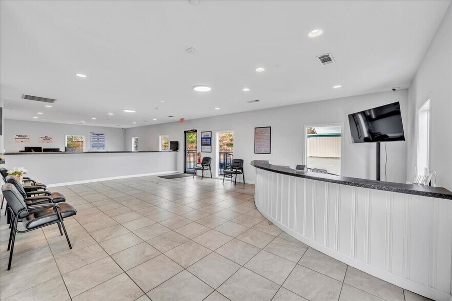 More Photos Of 441 Dunbar Rd, Warner Robins Warehouse For Sale