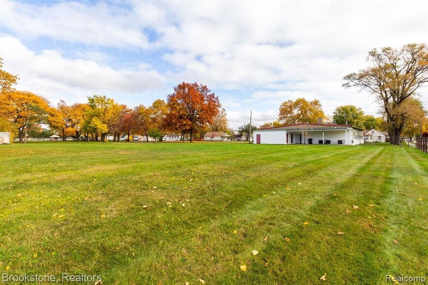 More Photos Of 22021 Memphis Ave, Warren Lodge Meeting Hall For Sale