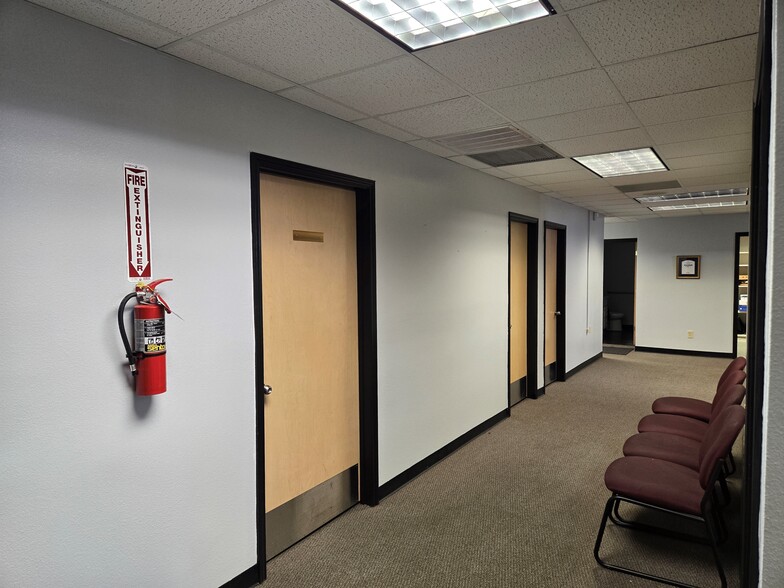 More Photos Of 700 S 10th St, McAllen Office For Sale