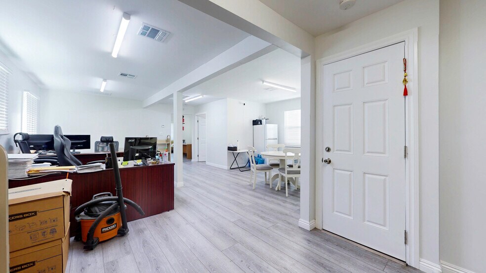 More Photos Of 6851 Foothill Blvd, Tujunga Office Residential For Sale