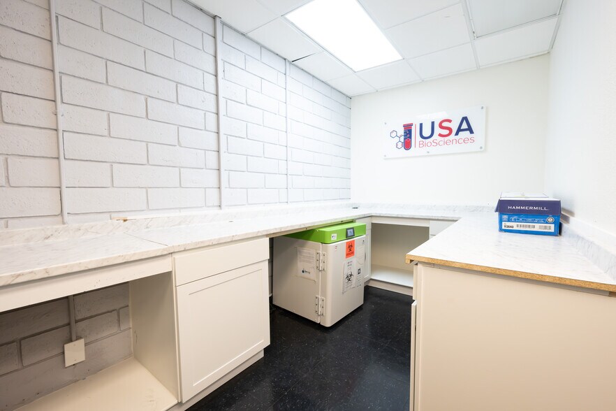 More Photos Of 601 S Rancho Dr, Las Vegas Medical For Sale