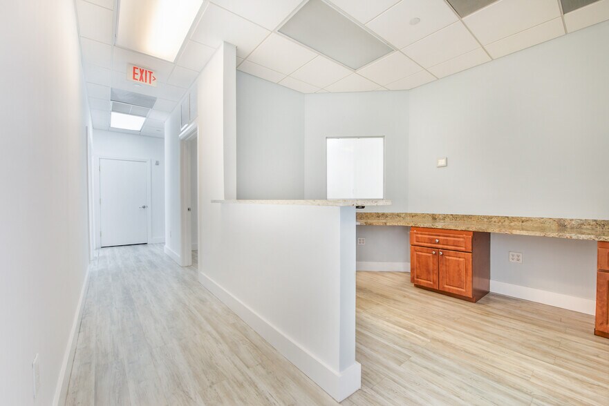 More Photos Of 135 San Lorenzo Ave, Coral Gables Office For Sale