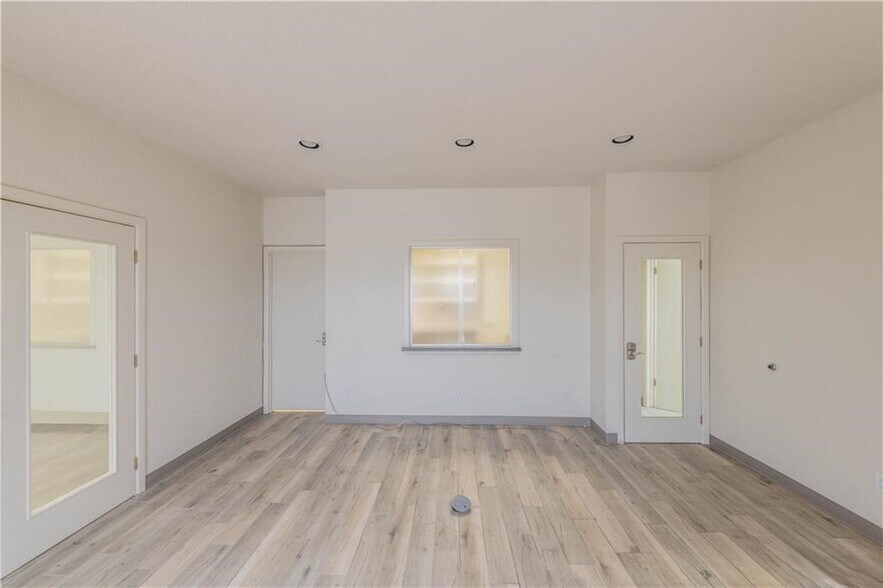 More Photos Of 3700 Highway 123, San Marcos Office For Lease