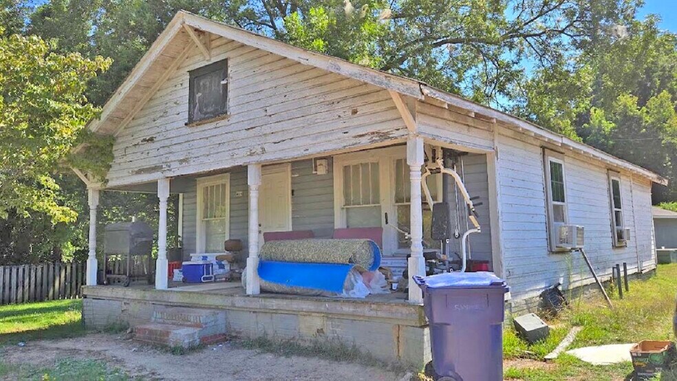 More Photos Of 554 Bragg St, Sanford General Retail For Sale