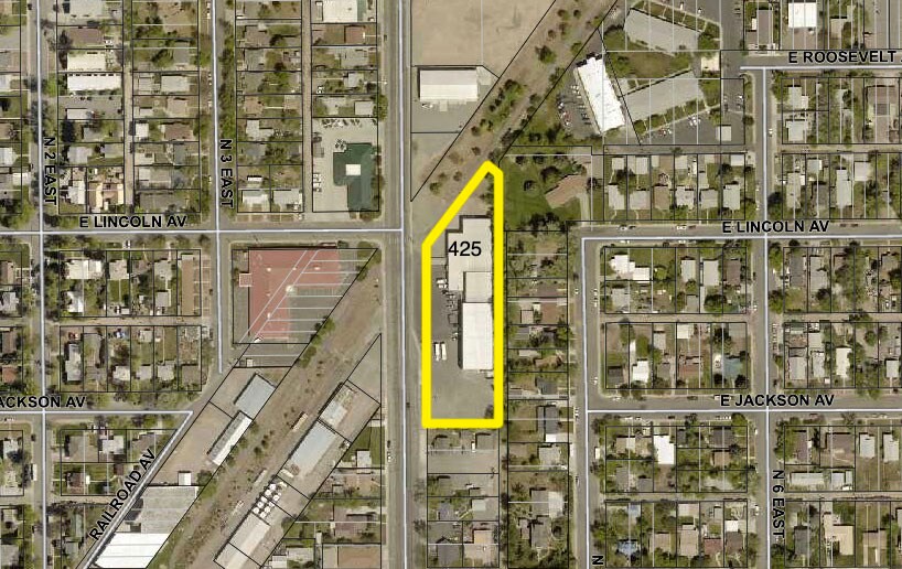 More Photos Of 425 N Broadway Ave, Riverton Light Distribution For Sale