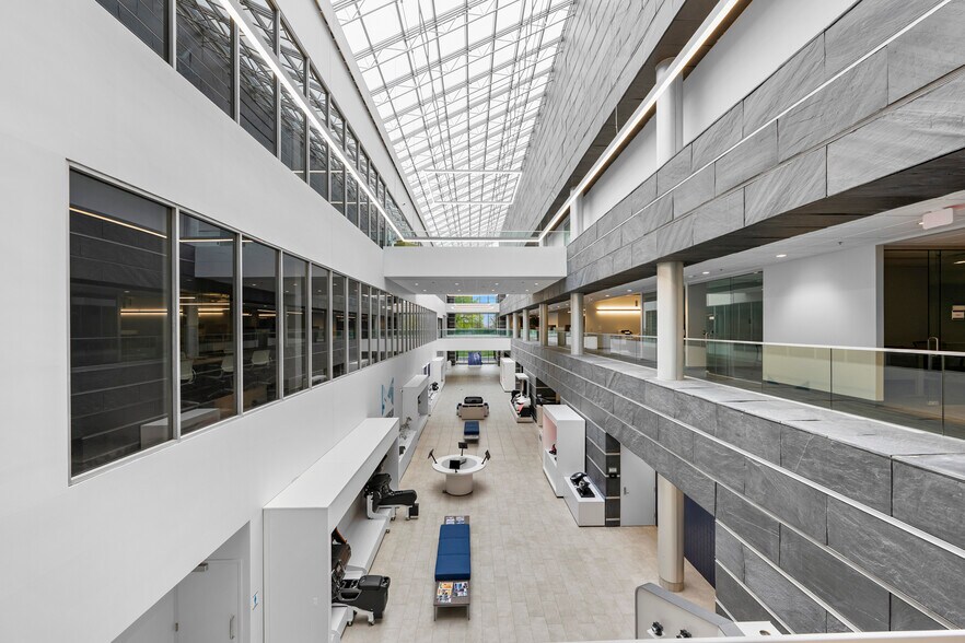 More Photos Of 26555 Northwestern Hwy, Southfield Office For Lease