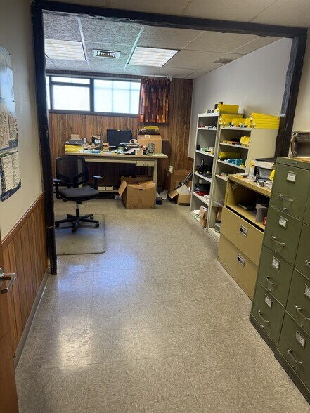More Photos Of 105 Woodward Hill Rd, Edwardsville Warehouse For Sale