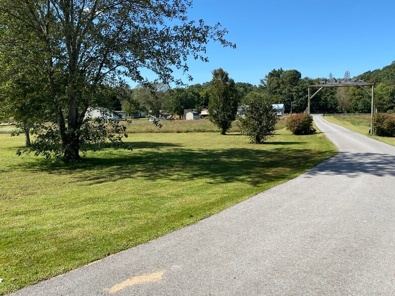 More Photos Of 8521 Liberty Rd, Campbellsville Land For Sale