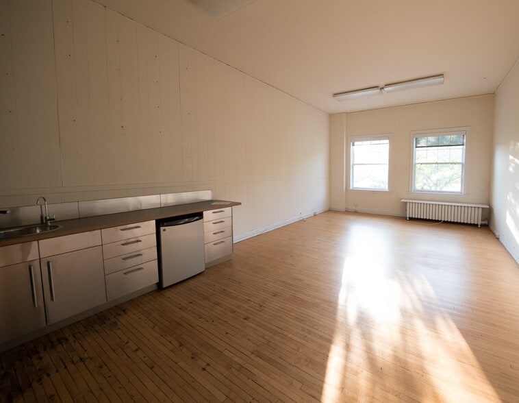More Photos Of 1712-1722 Sherman Ave, Evanston Office For Lease