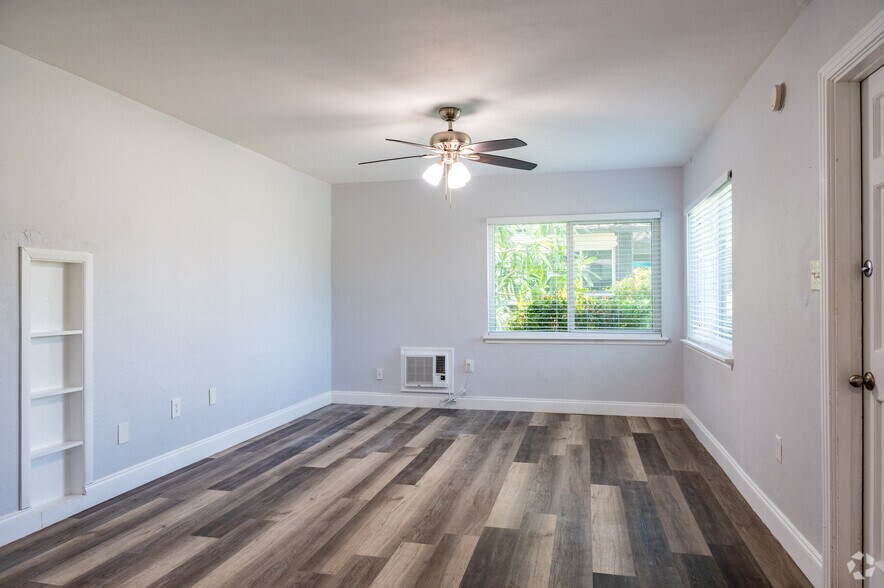 More Photos Of 324 30th Ave N, Saint Petersburg Apartments For Sale