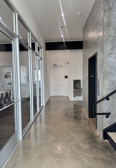 More Photos Of 330 Wonder World Dr, San Marcos Office For Lease