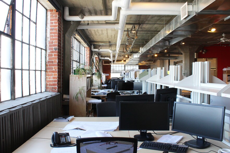 More Photos Of 400 Av Atlantic, Montréal Office For Lease