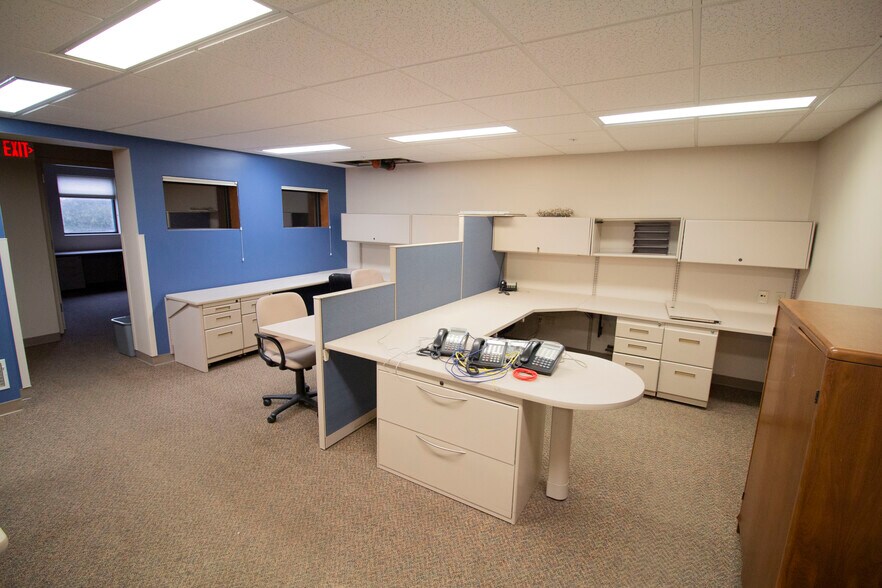 More Photos Of 1206 E Crosstown Pky, Kalamazoo Manufacturing For Lease