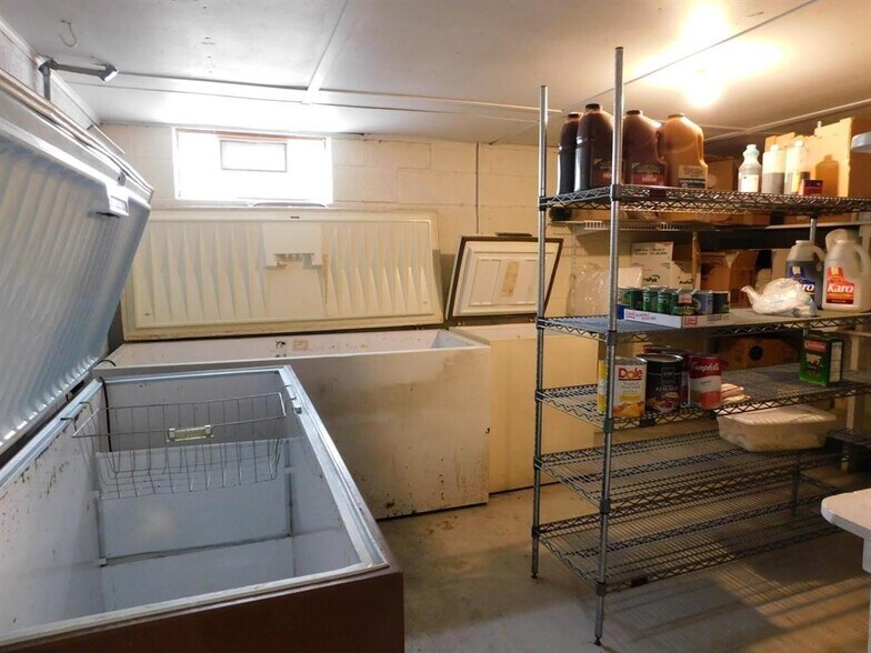 More Photos Of 200 S Fulton St, Princeton Restaurant For Sale