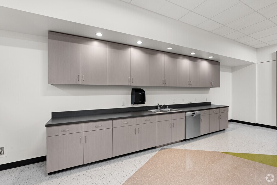 More Photos Of 2580-2584 Junction Ave, San Jose Research And Development For Lease