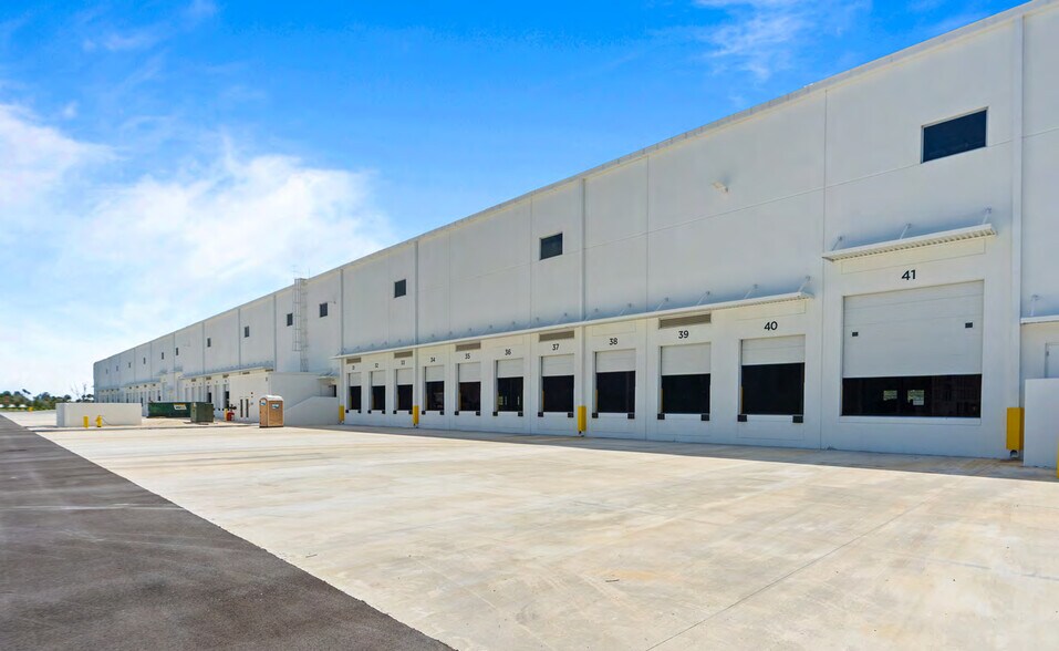 More Photos Of Park of Commerce Blvd, Homestead Unknown For Lease