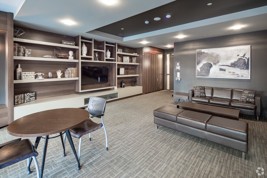 More Photos Of 570 Bay St, Toronto Apartments For Lease