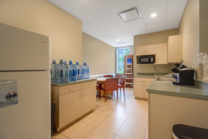 More Photos Of 1000 Plantation Island Dr, Saint Augustine Medical For Sale