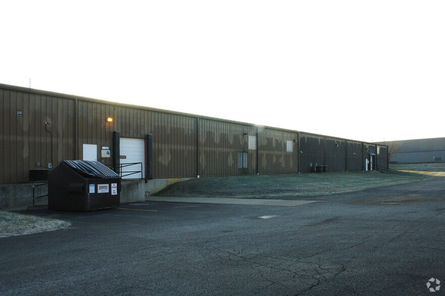 More Photos Of 1638 Production Rd, Jeffersonville Light Distribution For Sale