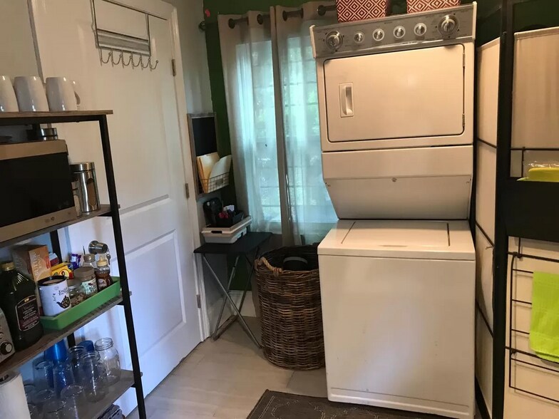 More Photos Of 1113 NW 5th Ave, Gainesville Specialty For Sale