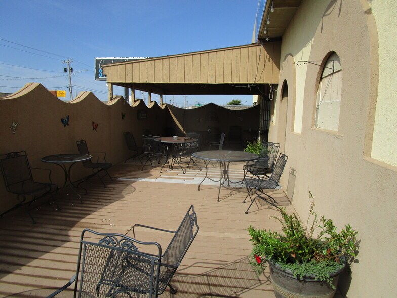 More Photos Of 1301 E Fulton St, Garden City Bar For Sale