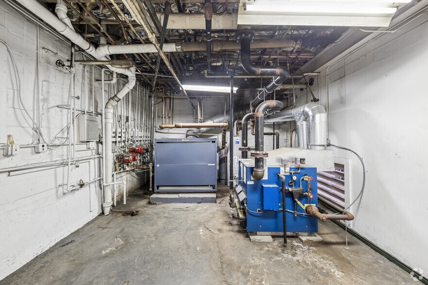 More Photos Of 2204-2230 Erie Blvd, Syracuse Manufacturing For Sale