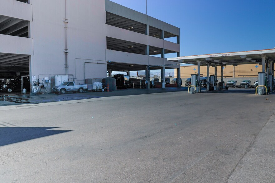 More Photos Of 1900 Industrial Rd, Las Vegas Parking Garage For Lease