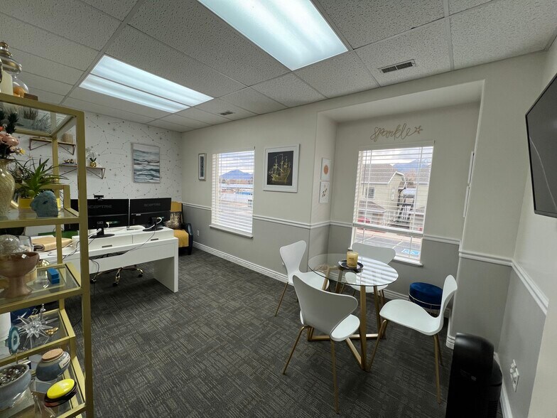 More Photos Of 9131-9133 S Monroe Plaza Way, Sandy Office Residential For Lease