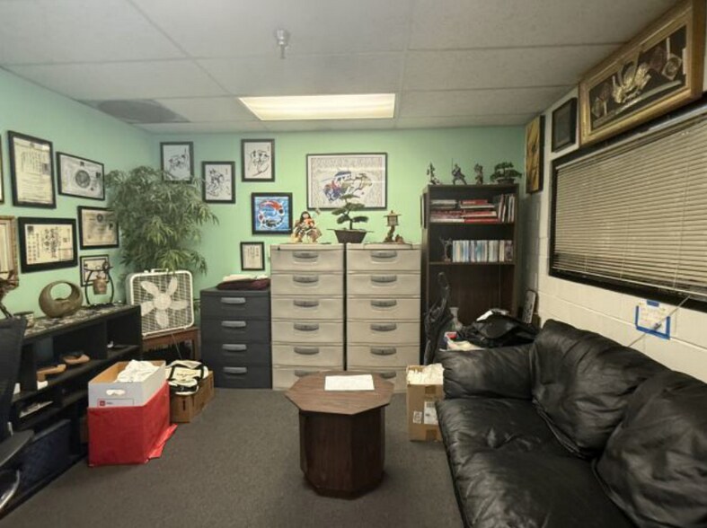 More Photos Of 1842 W 11th St, Upland Warehouse For Sale