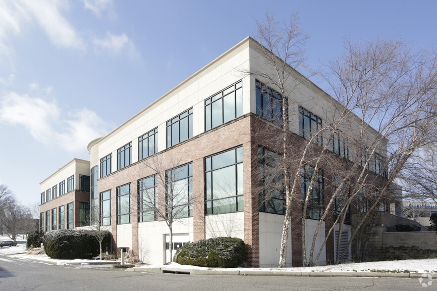 More Photos Of 8675 College Blvd, Overland Park Medical For Lease