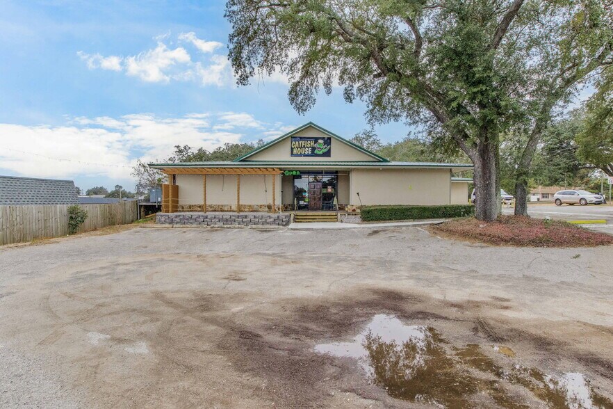 More Photos Of 131 New Warrington Rd, Pensacola Restaurant For Sale