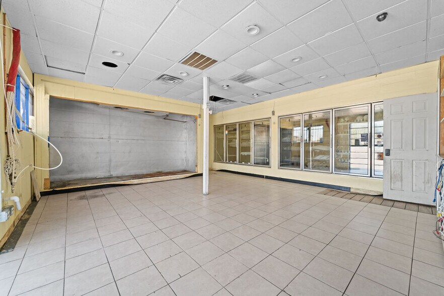 More Photos Of 2600 E Belknap St, Fort Worth Restaurant For Sale