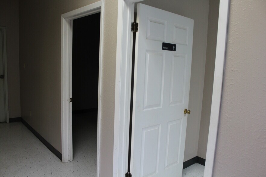 More Photos Of 2725 Wilson Rd, Humble Religious Facility For Lease