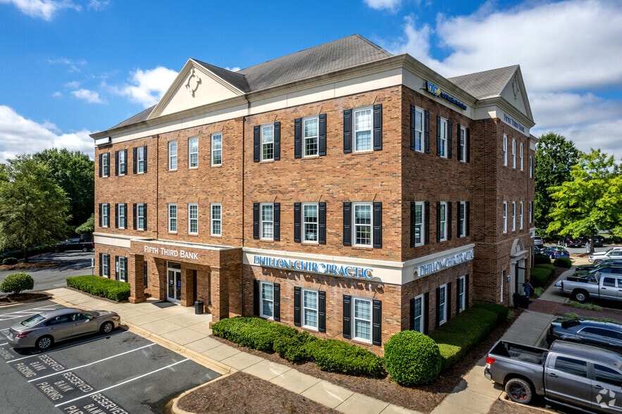 More Photos Of 10400 Mallard Creek Rd, Charlotte Office For Lease