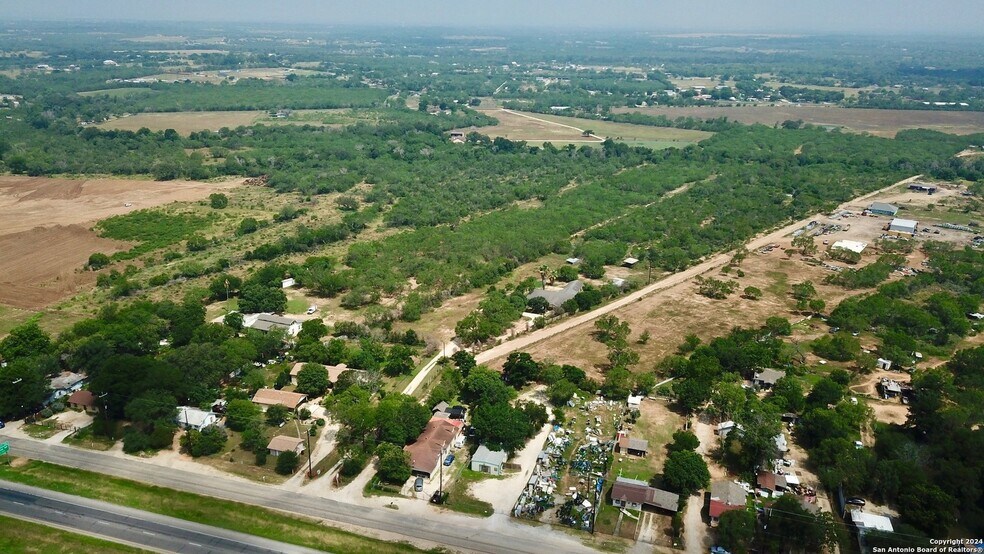More Photos Of 17171 Interstate 35 S, Atascosa Land For Sale