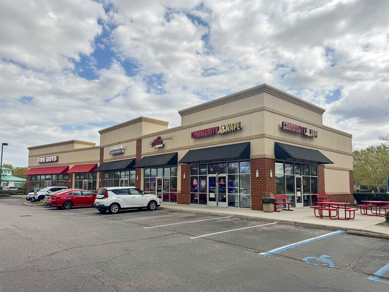 More Photos Of 4105-4109 Chesapeake Square Blvd, Chesapeake Storefront For Lease