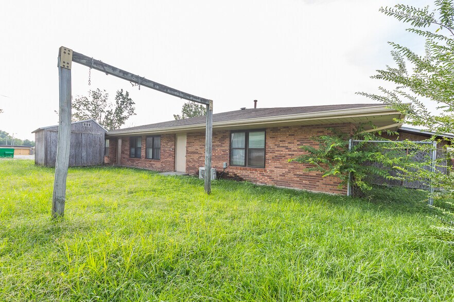 More Photos Of 300 Alamar St, Fort Oglethorpe General Retail For Sale