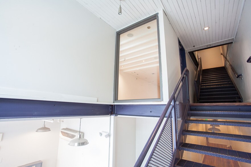 More Photos Of 301 W Broughton St, Savannah Loft Creative Space For Lease
