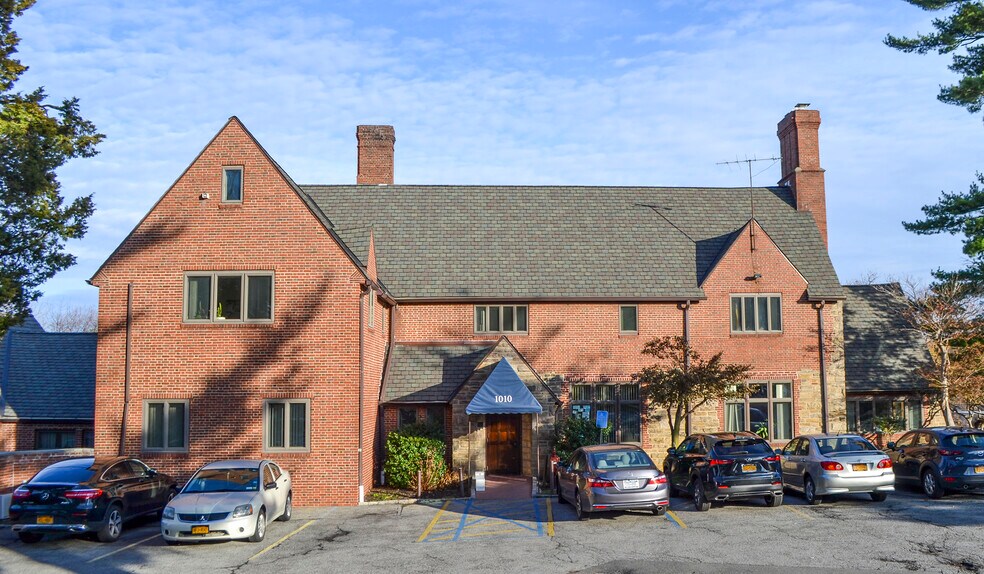 More Photos Of 1010 N Broadway, Yonkers Medical For Lease