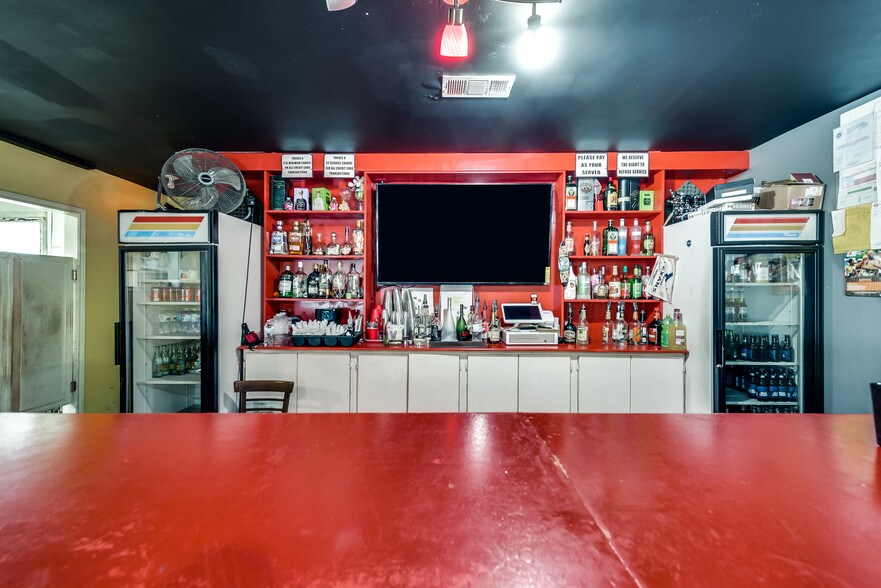 More Photos Of 1202 Lockwood Dr, Houston Restaurant For Sale