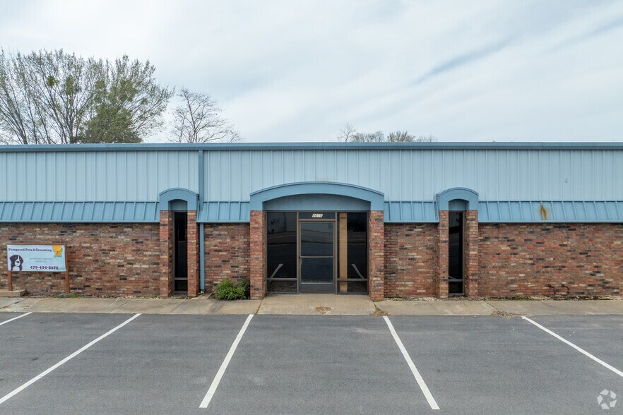 More Photos Of 4618 Wheeler Ave, Fort Smith Light Manufacturing For Lease