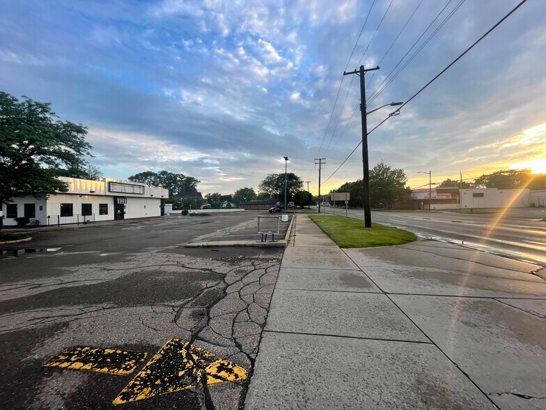 More Photos Of 17431 Dix Rd, Melvindale Fast Food For Lease